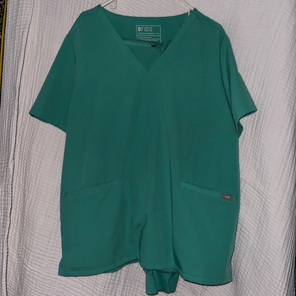 Figs set XL top, L bottom
